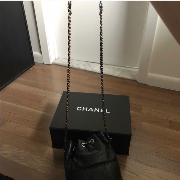 100% Authentic Chanel Crossbody Bag - Picture 7 of 8
